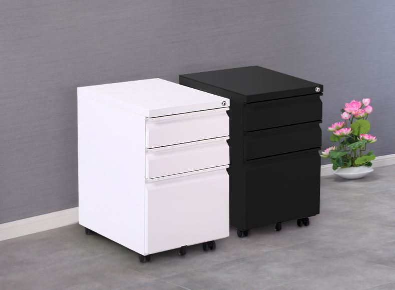 Rolling file cabinet with lock